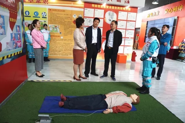 講解心肺復(fù)蘇體驗項目