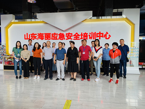 青島人民檢察院工委員會(huì)海麗應(yīng)急中心合影