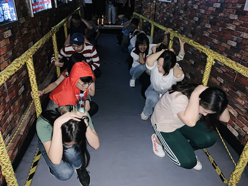 地鐵死亡逃生體驗(yàn)區(qū)