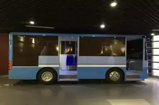 公交車火場逃生訓(xùn)練