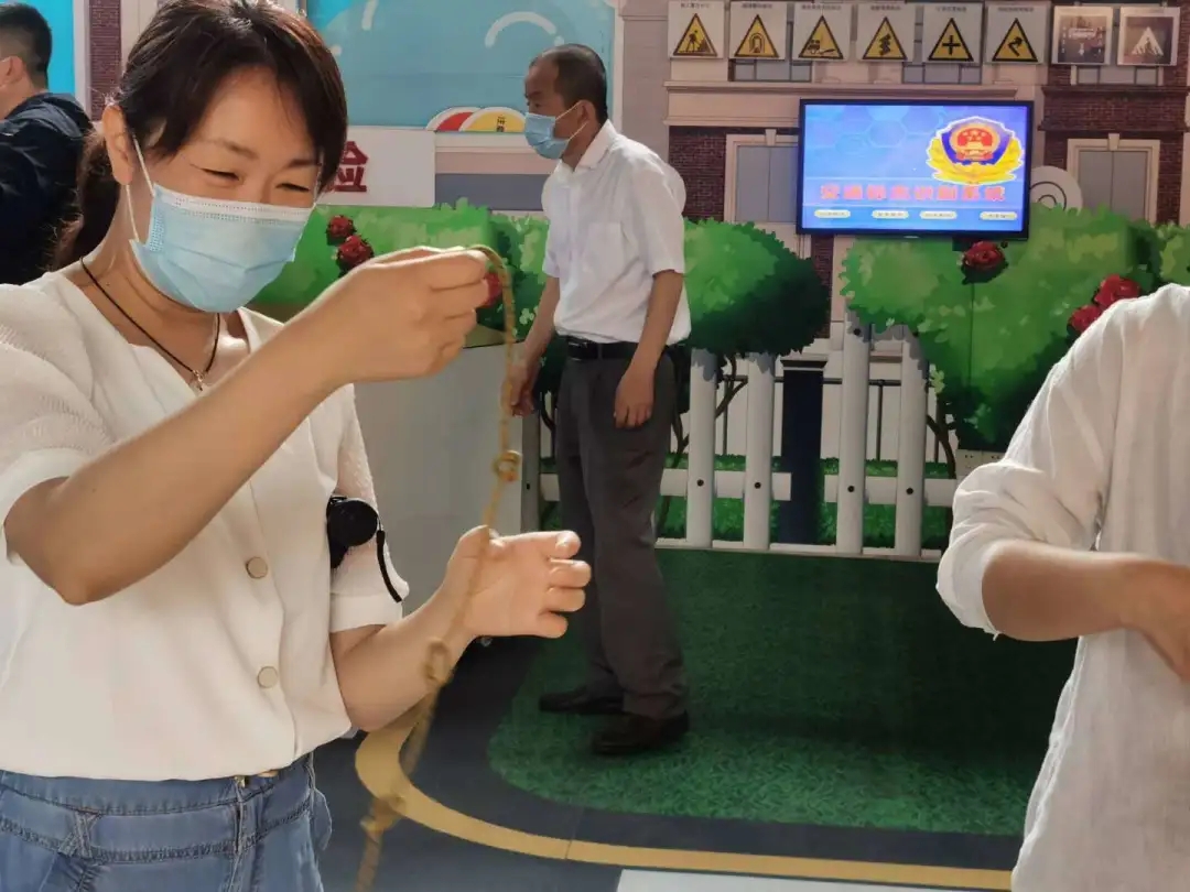 自編繩結(jié)扣體驗(yàn)