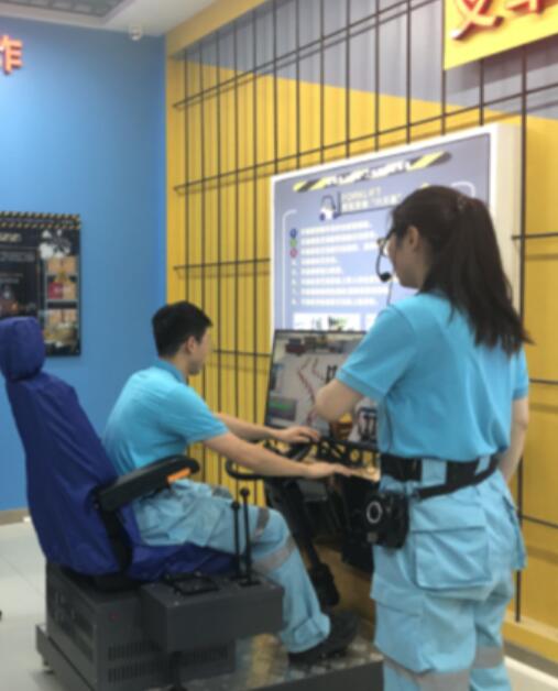 叉車模擬駕駛體驗(yàn)